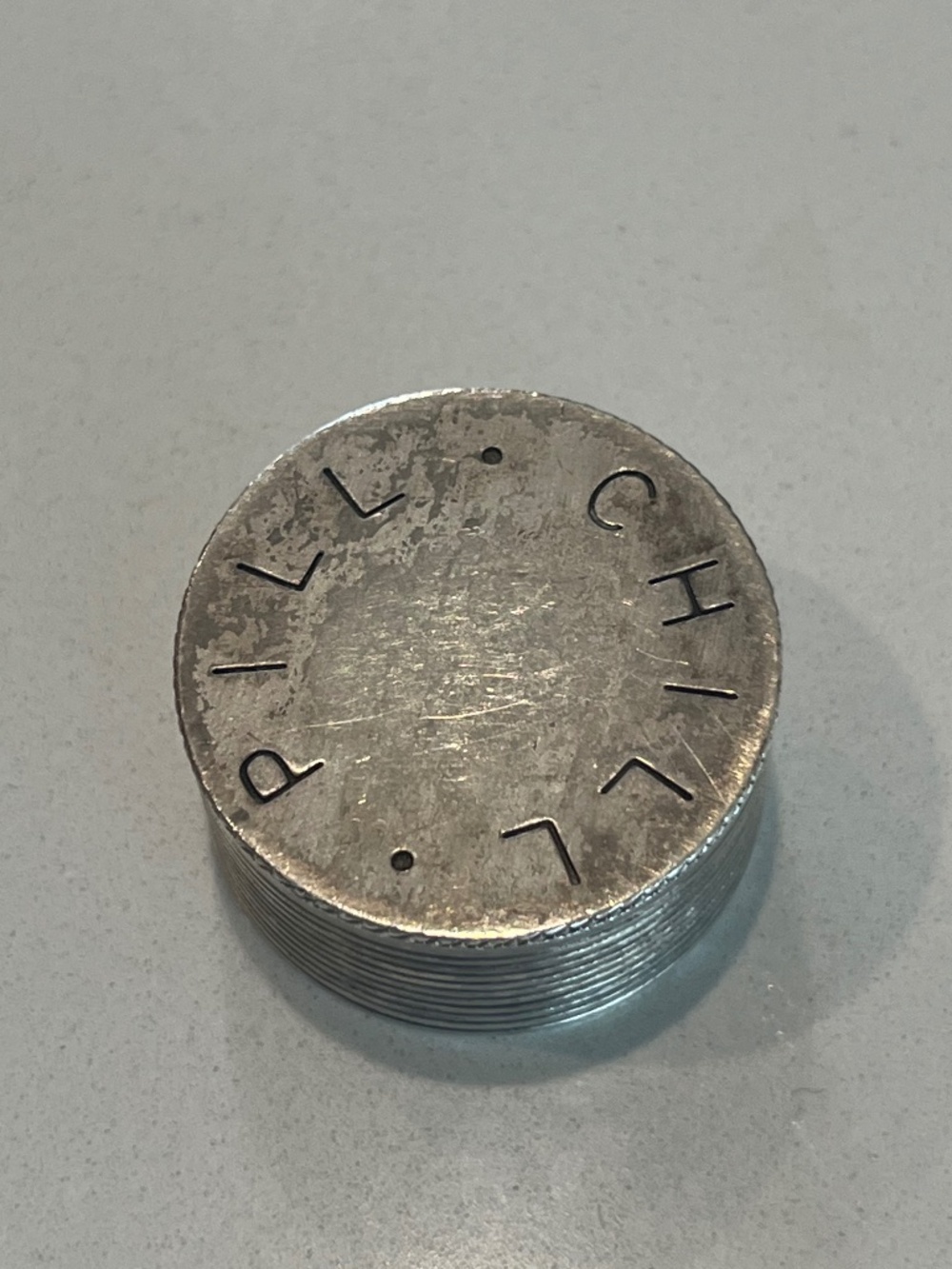 Y2K Kenneth Cole “Chill Pill” Silver Metal Pill Box Container Pocket Case Rare